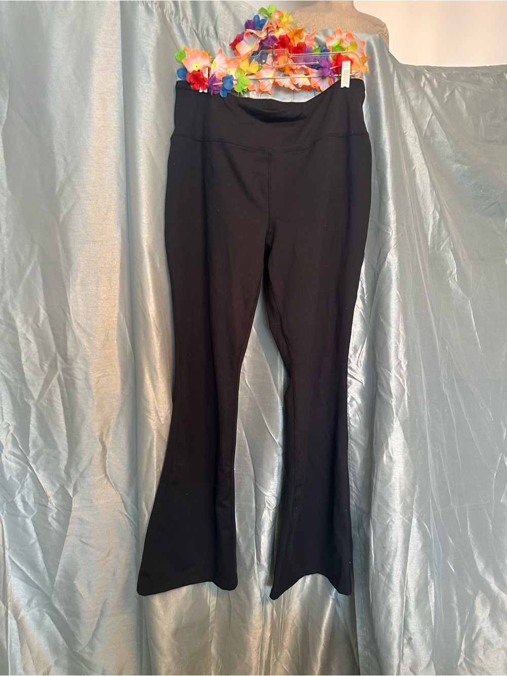 Lands' End Black Flare Yoga Pants L Tall